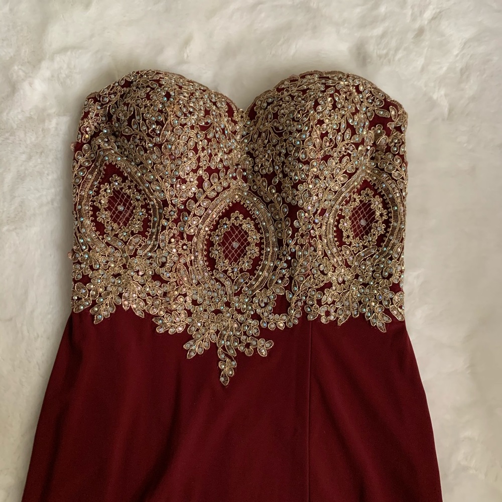 STRAPLESS PROM DRESS
